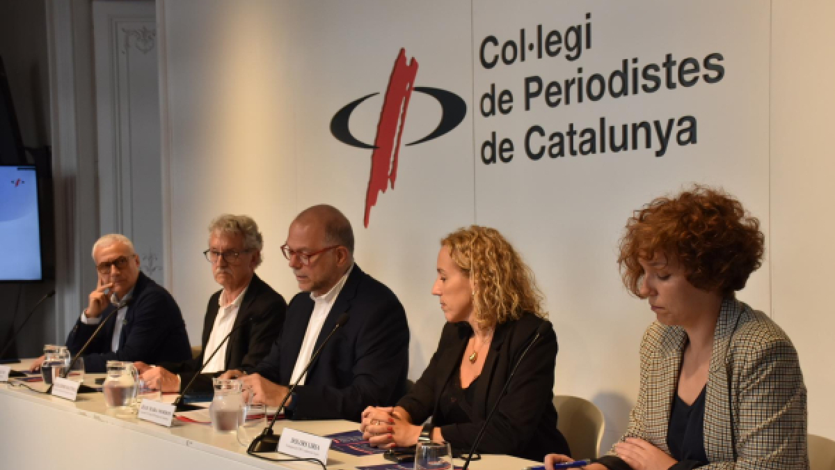 El COPC i el Col·legi de Periodistes elaboren la primera guia per a millorar la salut mental dels i les periodistes